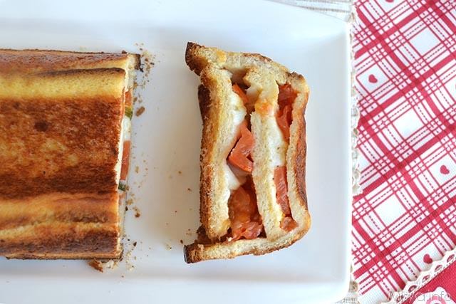 Cake di pane e mozzarella