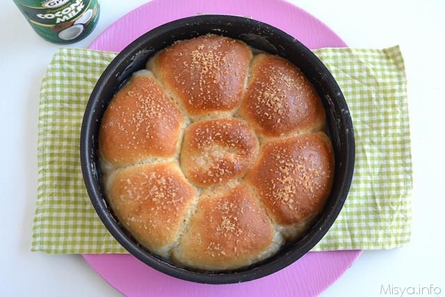Pani popo – Samoan Coconut Buns
