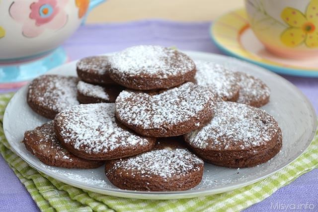 Biscotti in padella al cacao