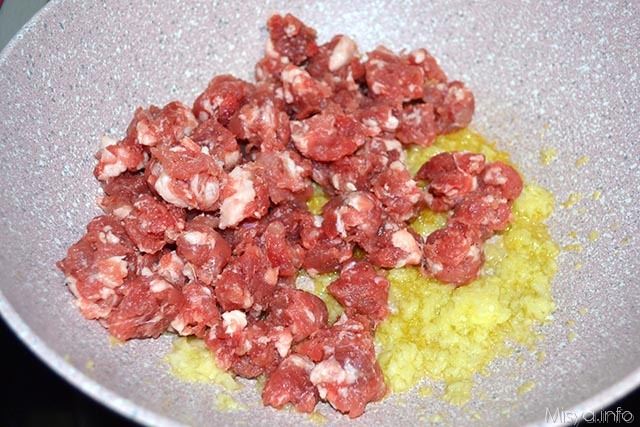 2 aggiungere salsiccia