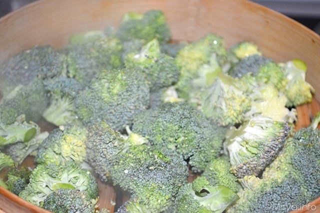 1 cuocere broccoli