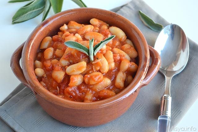 Fagioli all'uccelletto