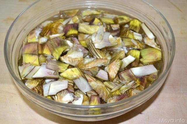 2 carciofi in acqua e limone