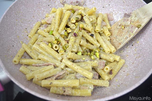 7 mescolare pasta