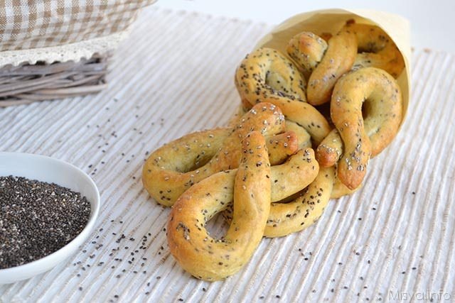 Tarallini ai semi di chia