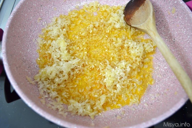 3 aggiungere zafferano