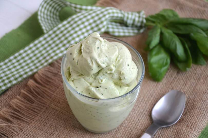 Gelato al basilico