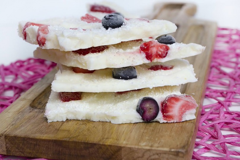 Frozen yogurt bark
