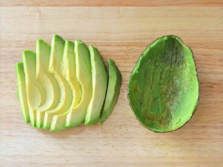 come si pulisce avocado