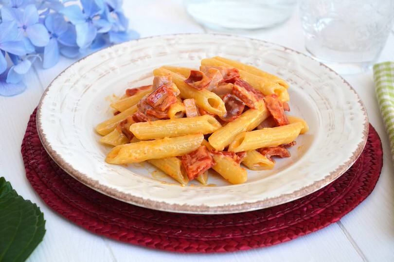 Pennette peperoni e prosciutto
