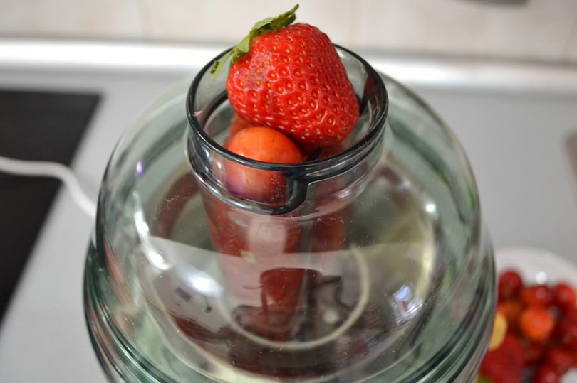 1 aggiungere frutta