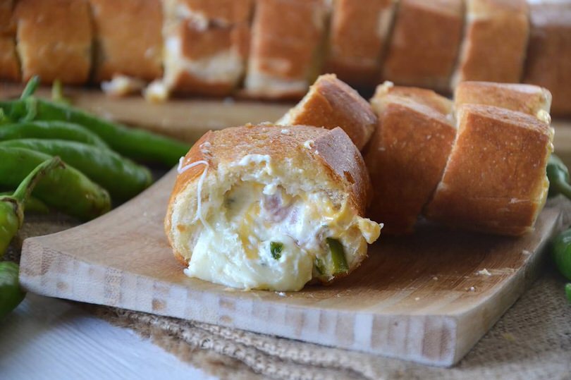 Baguette ripiena al forno