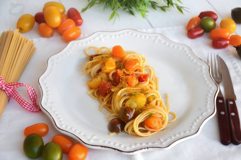 Pasta con pomodorini e bottarga