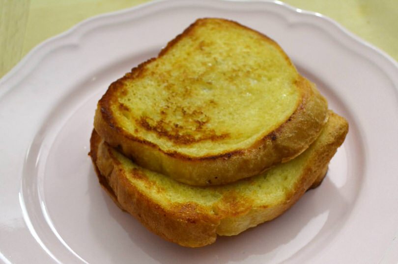 4-toast-nel-piatto