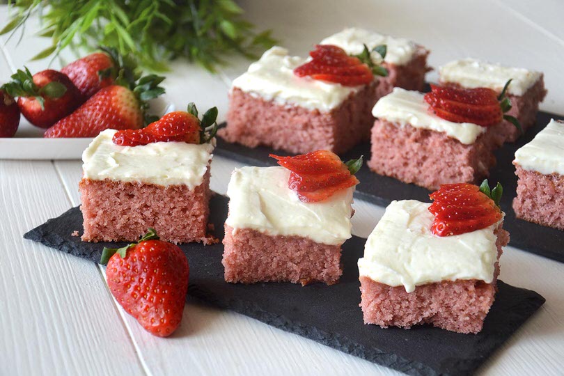 Torta alle fragole glassata