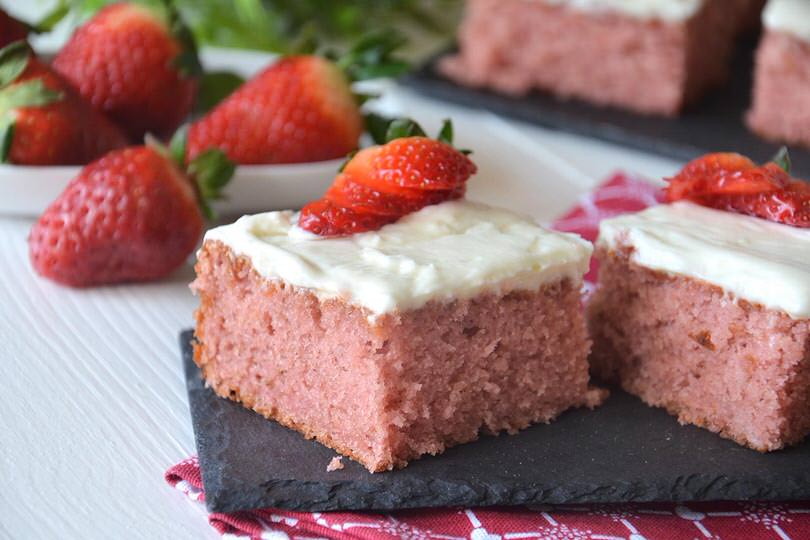 Torta alle fragole glassata