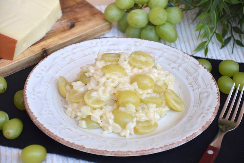 Risotto con uva e fontina