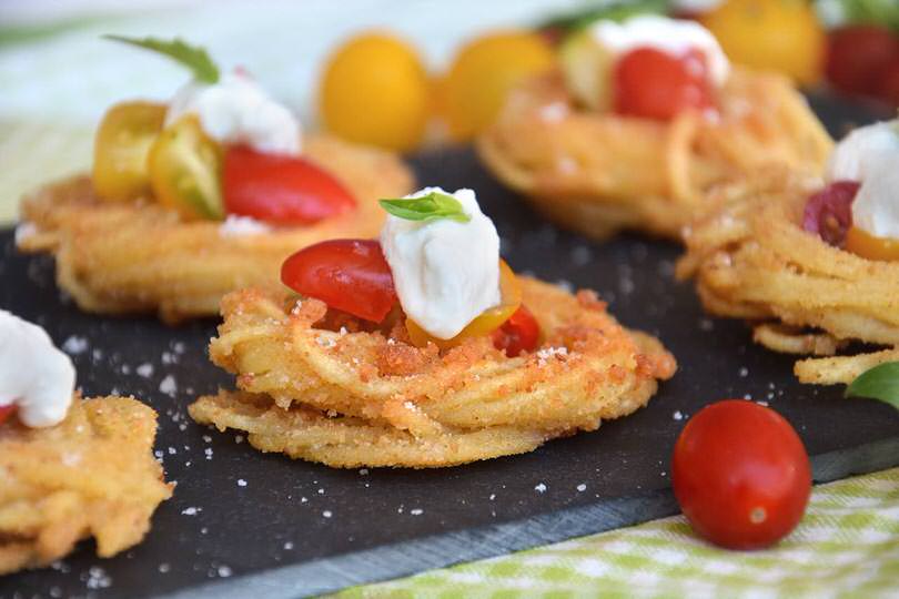 Pizzette di spaghetti fritti