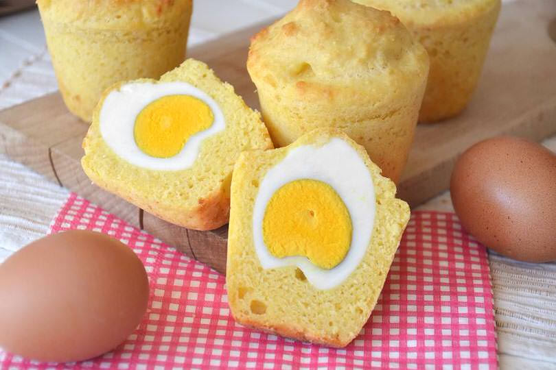 Muffin salati con uovo