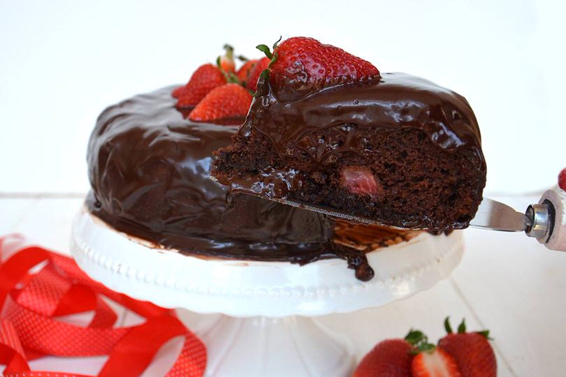 Torta fragole e cioccolato