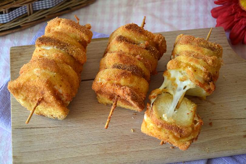 Spiedini di mozzarella in carrozza