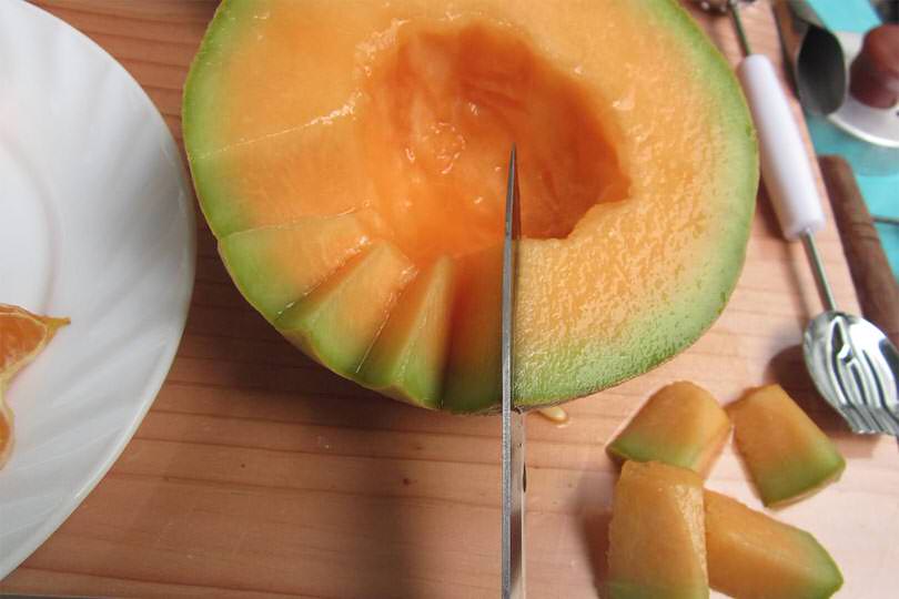 tagliare melone a zig zag