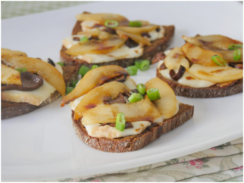 Crostoni funghi e pere