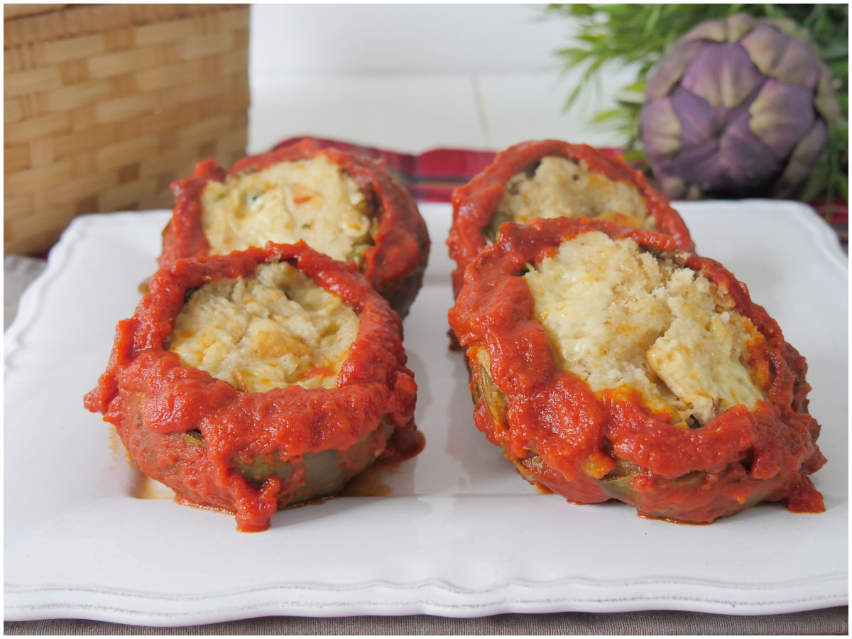 Carciofi ripieni al sugo