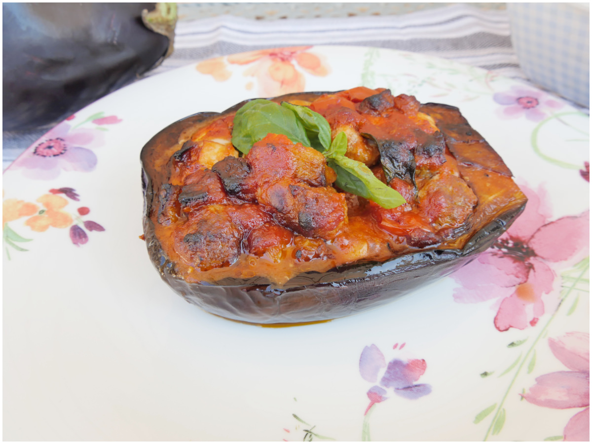 Melanzane ripiene di polpette
