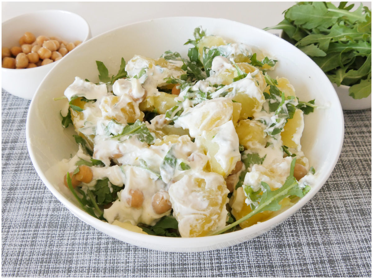 Insalata di patate con rucola