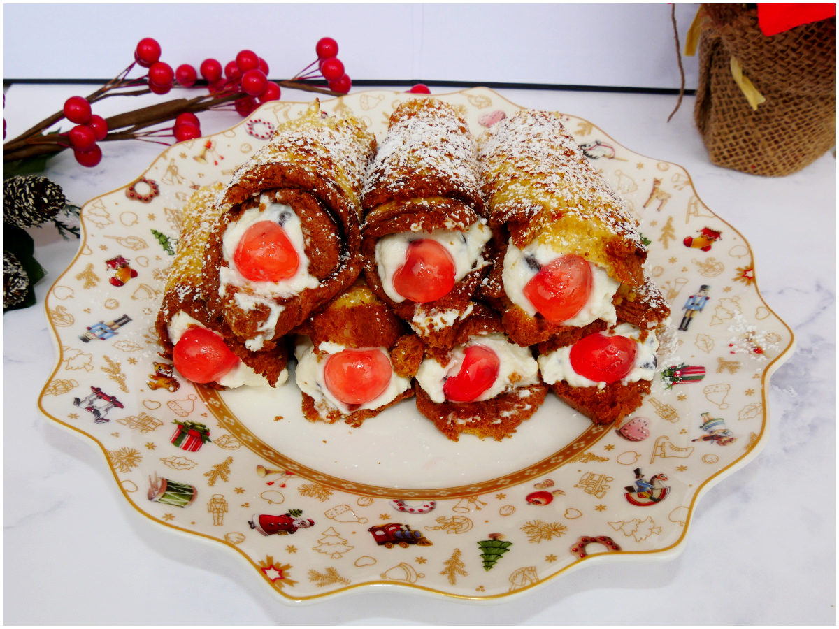Cannoli di pandoro