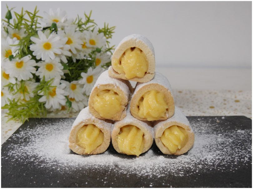 Cannoli di pasta frolla
