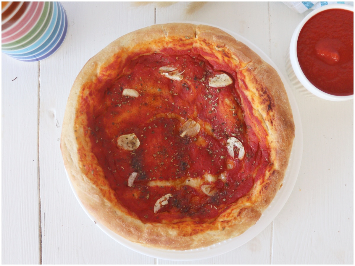 Pizza marinara