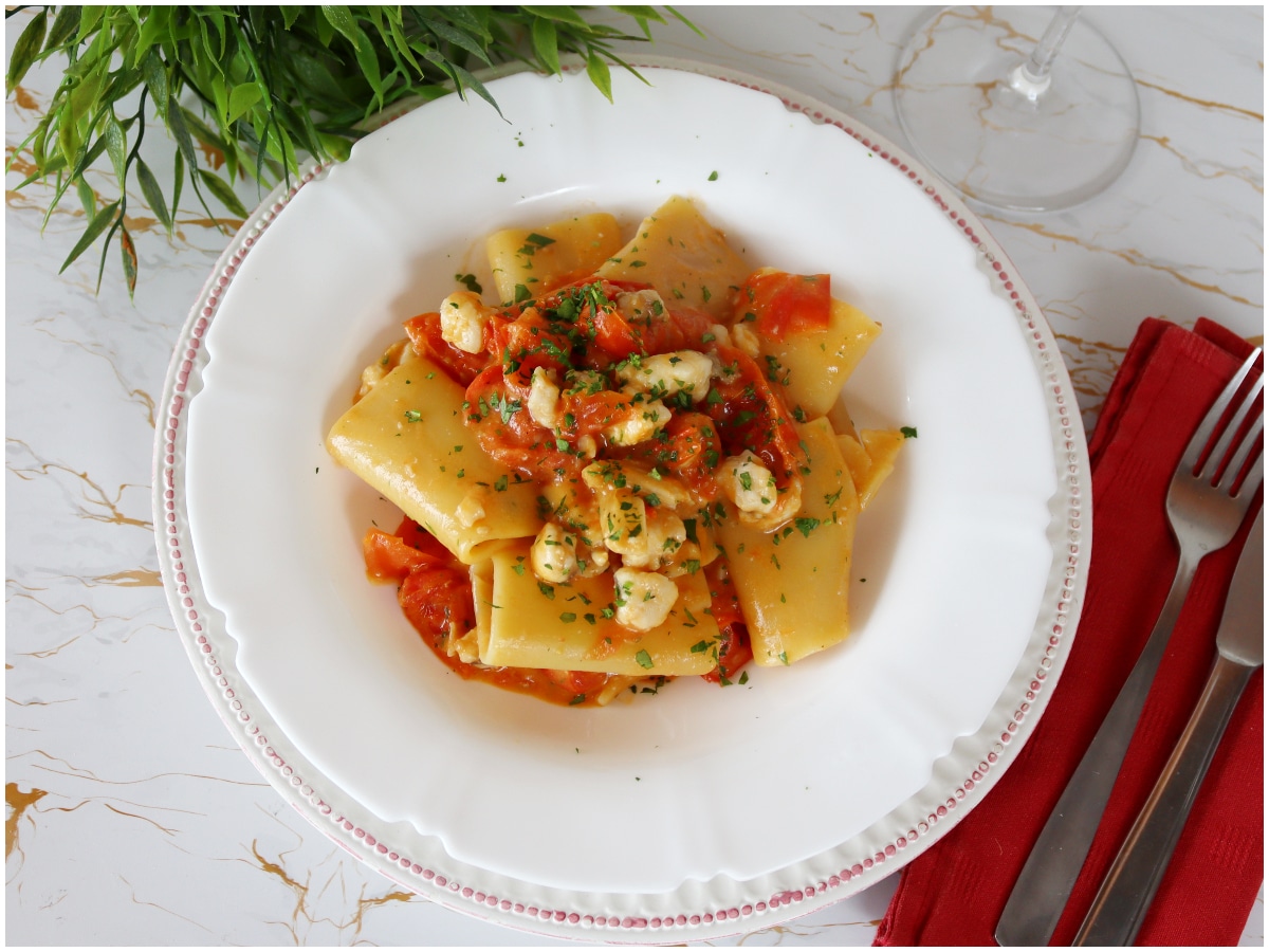 Paccheri con rana pescatrice