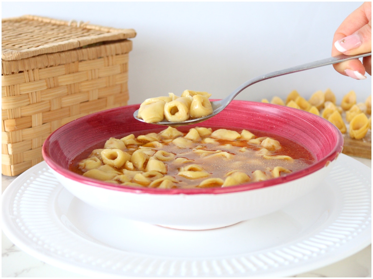 Tortellini in  brodo