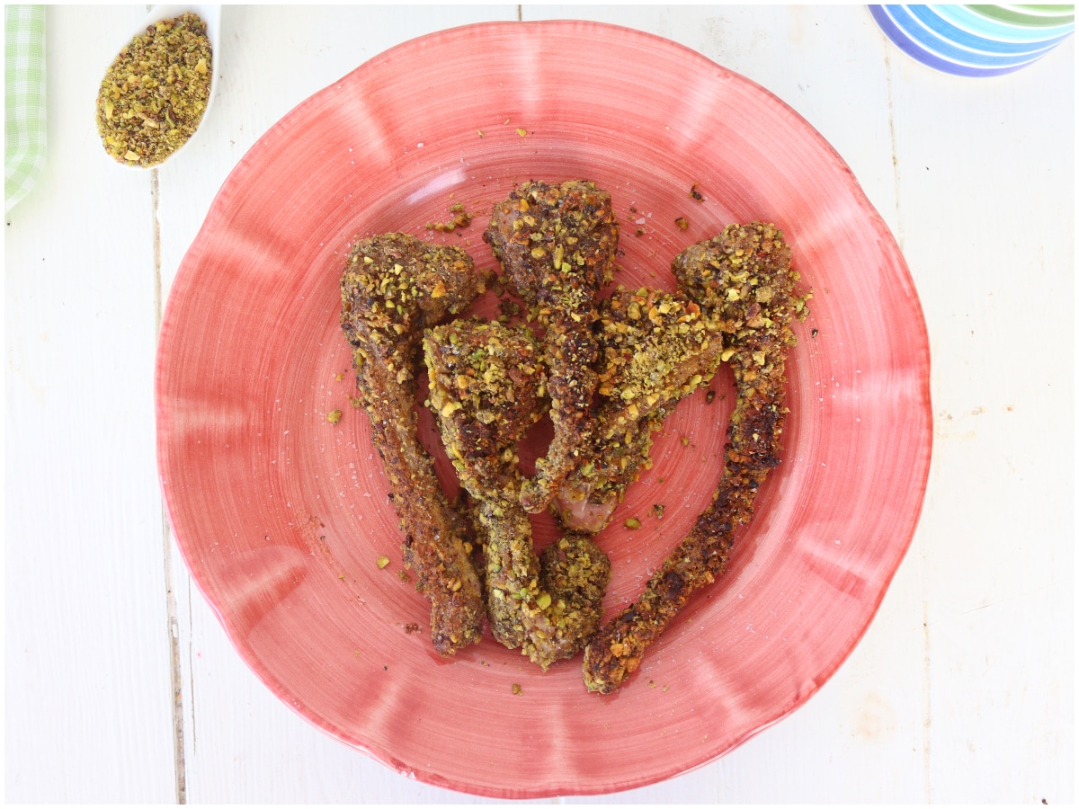 Costolette d'agnello in crosta di pistacchio