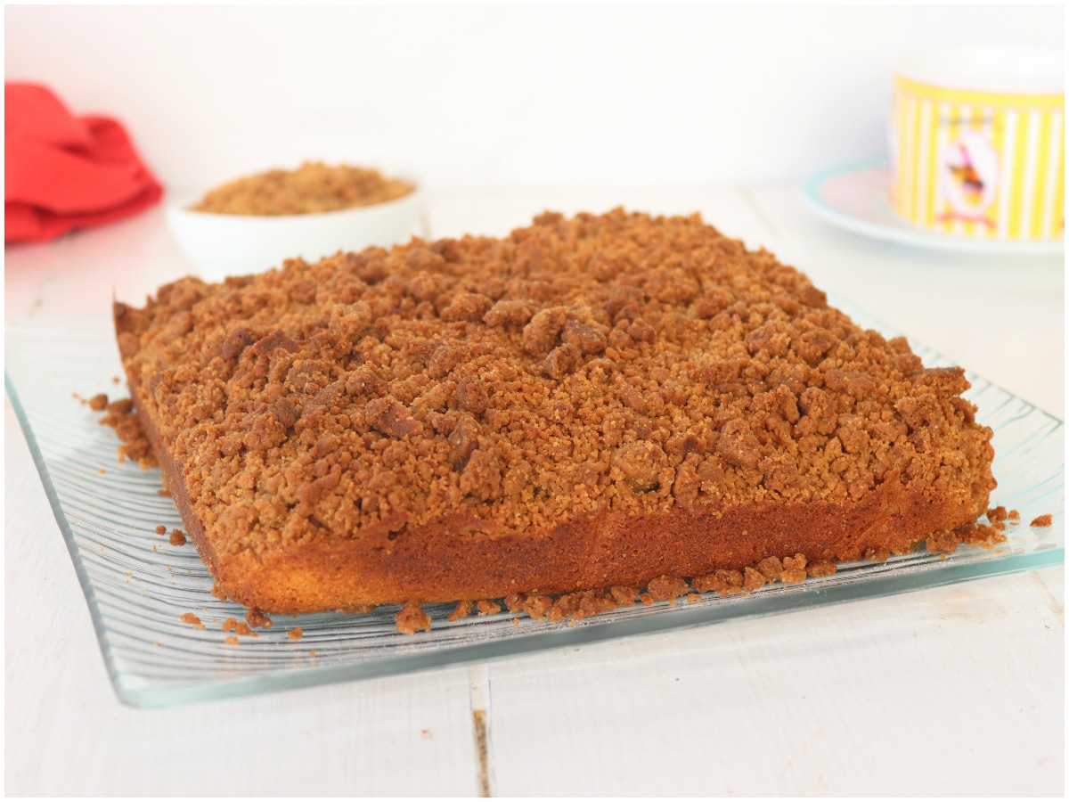 New York crumb cake