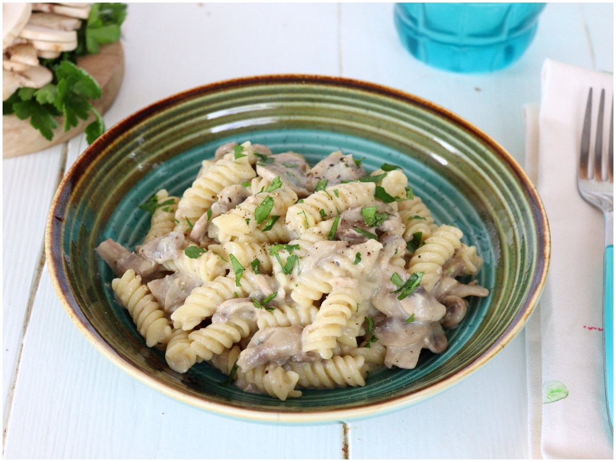 Pasta tonno e funghi