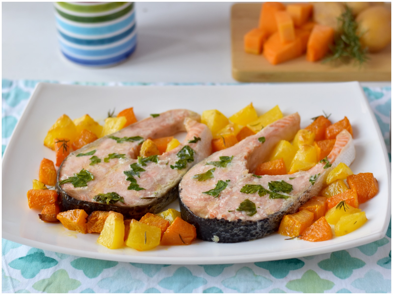 Salmone al forno con patate e zucca