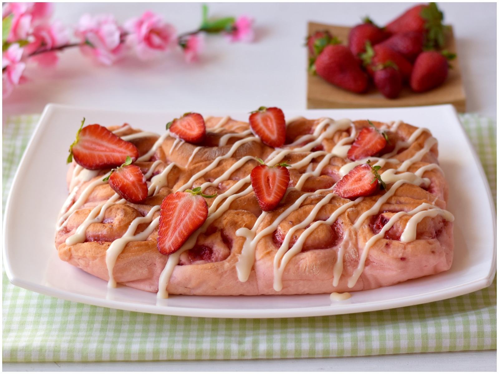 Cinnamon rolls alle fragole