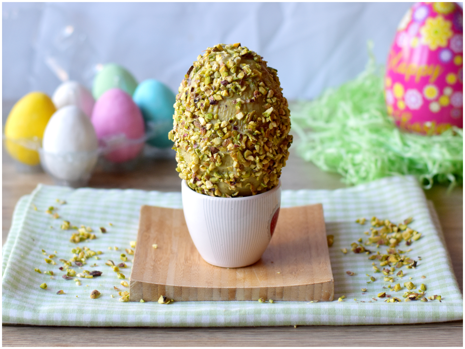 Uovo di Pasqua al pistacchio 